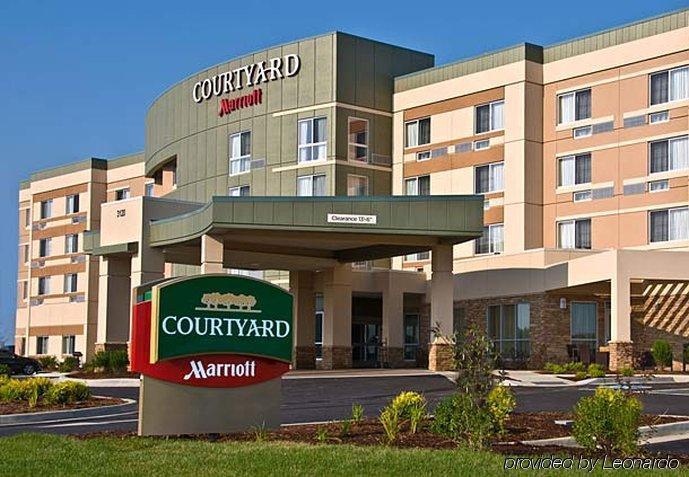 Courtyard By Marriott Salisbury Hotel Bagian luar foto