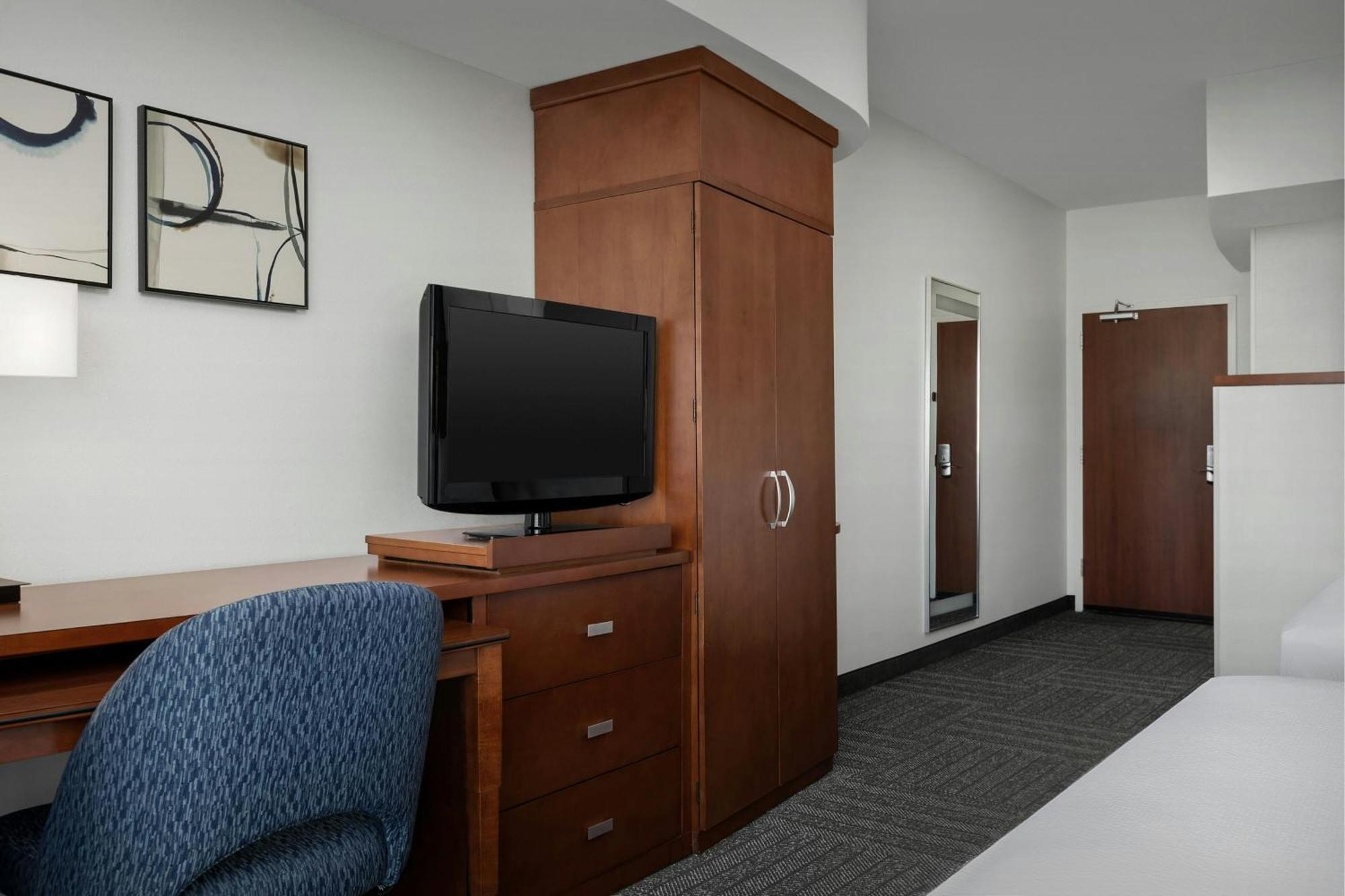 Courtyard By Marriott Salisbury Hotel Bagian luar foto