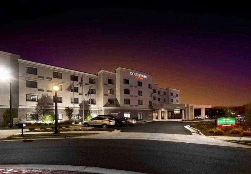 Courtyard By Marriott Salisbury Hotel Bagian luar foto