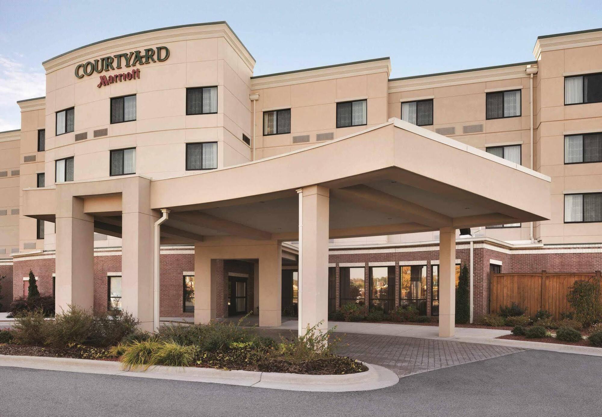 Courtyard By Marriott Salisbury Hotel Bagian luar foto