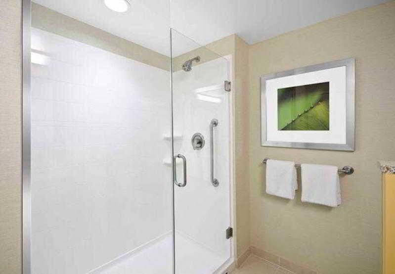Courtyard By Marriott Salisbury Hotel Bagian luar foto