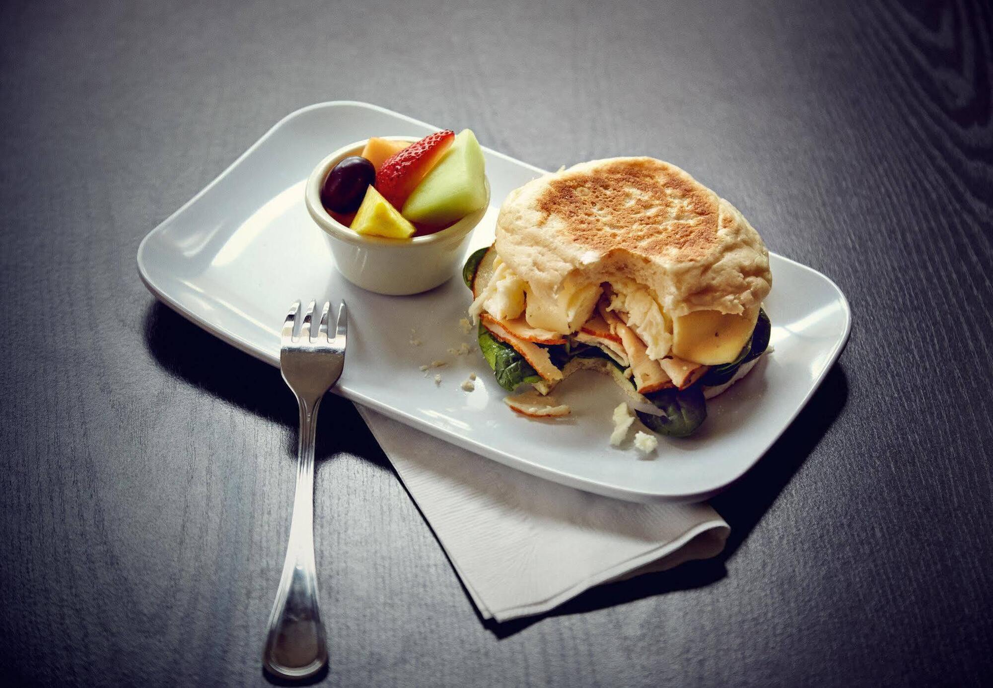 Courtyard By Marriott Salisbury Hotel Bagian luar foto
